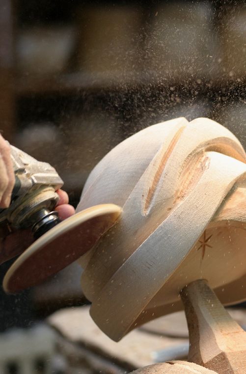 Une session photographique des gestes de l'artisan formier.