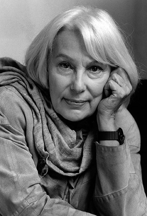 Portrait noir et blanc de l'actrice bernadette lafont.