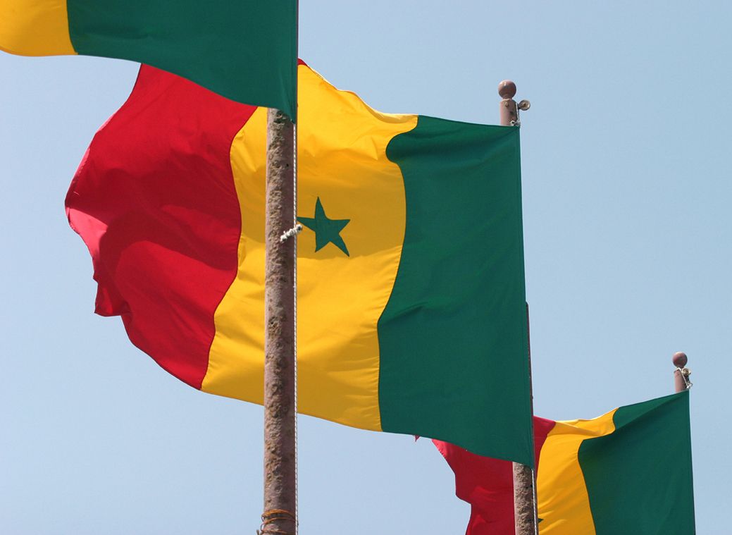 Drapeaux Sénégalais flottant au vent.