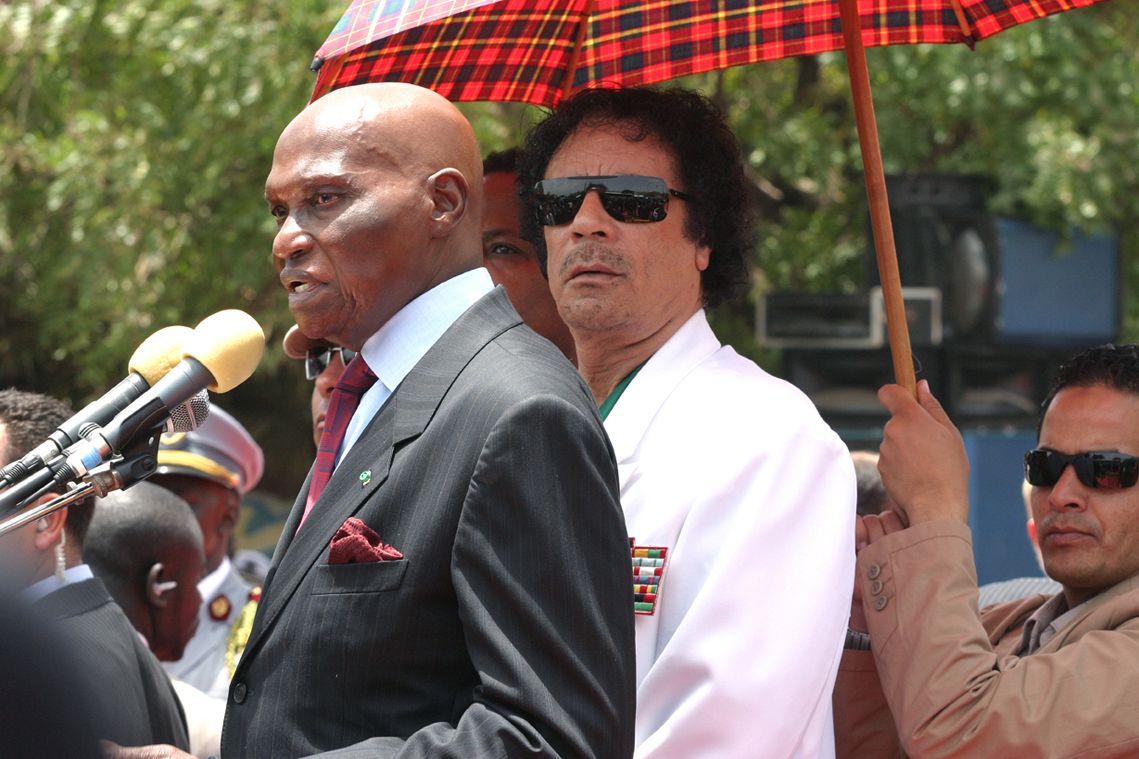 Photo d'abdoulaye wade et de mouammar kadhafi.